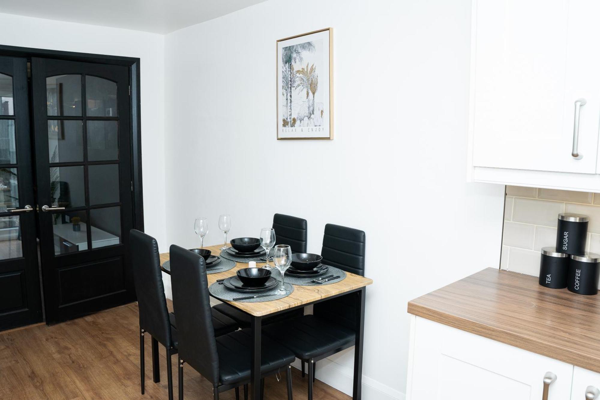 Stylish 3 Bed House With Free Parking Villa Leeds  Dış mekan fotoğraf
